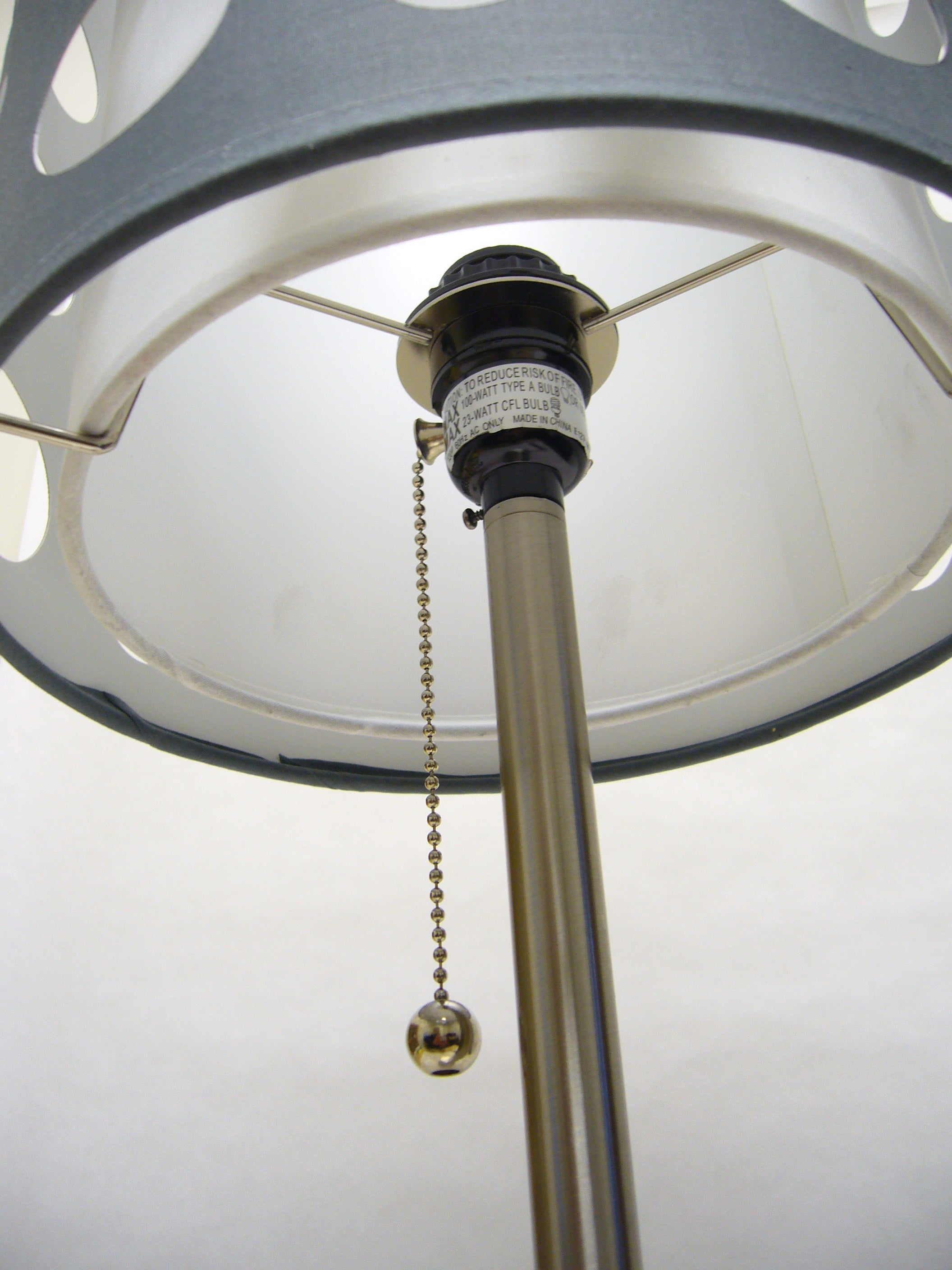 30"H GREY/WHITE RETRO TABLE LAMP