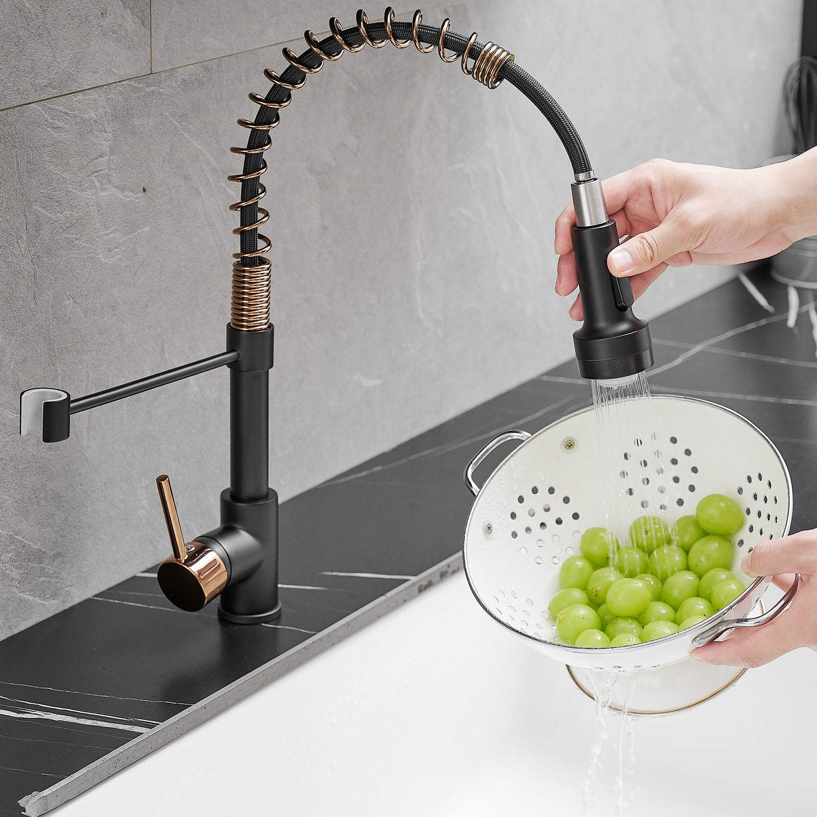 New Single Handle Pull-Down Sprayer LED Kitchen Faucet