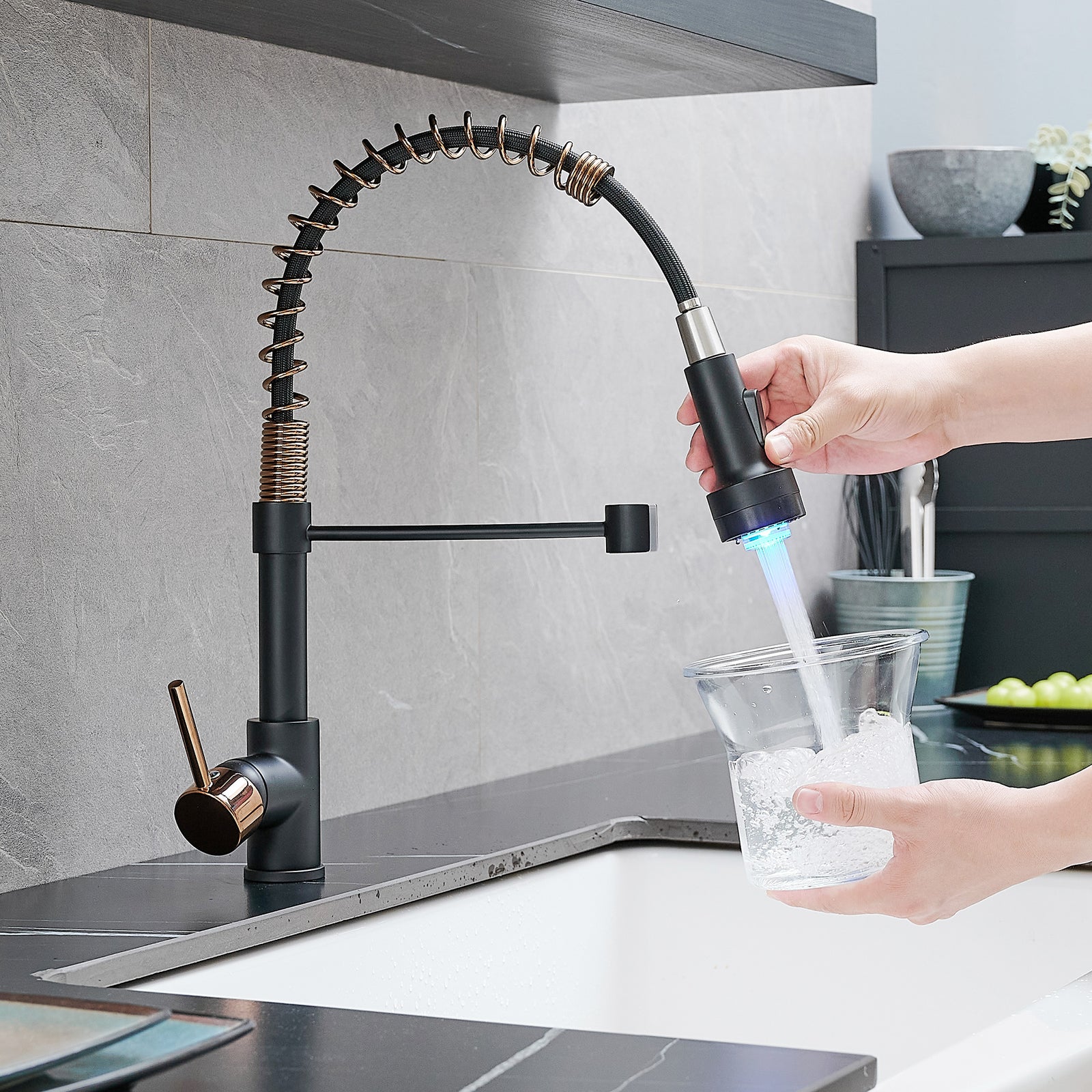 New Single Handle Pull-Down Sprayer LED Kitchen Faucet