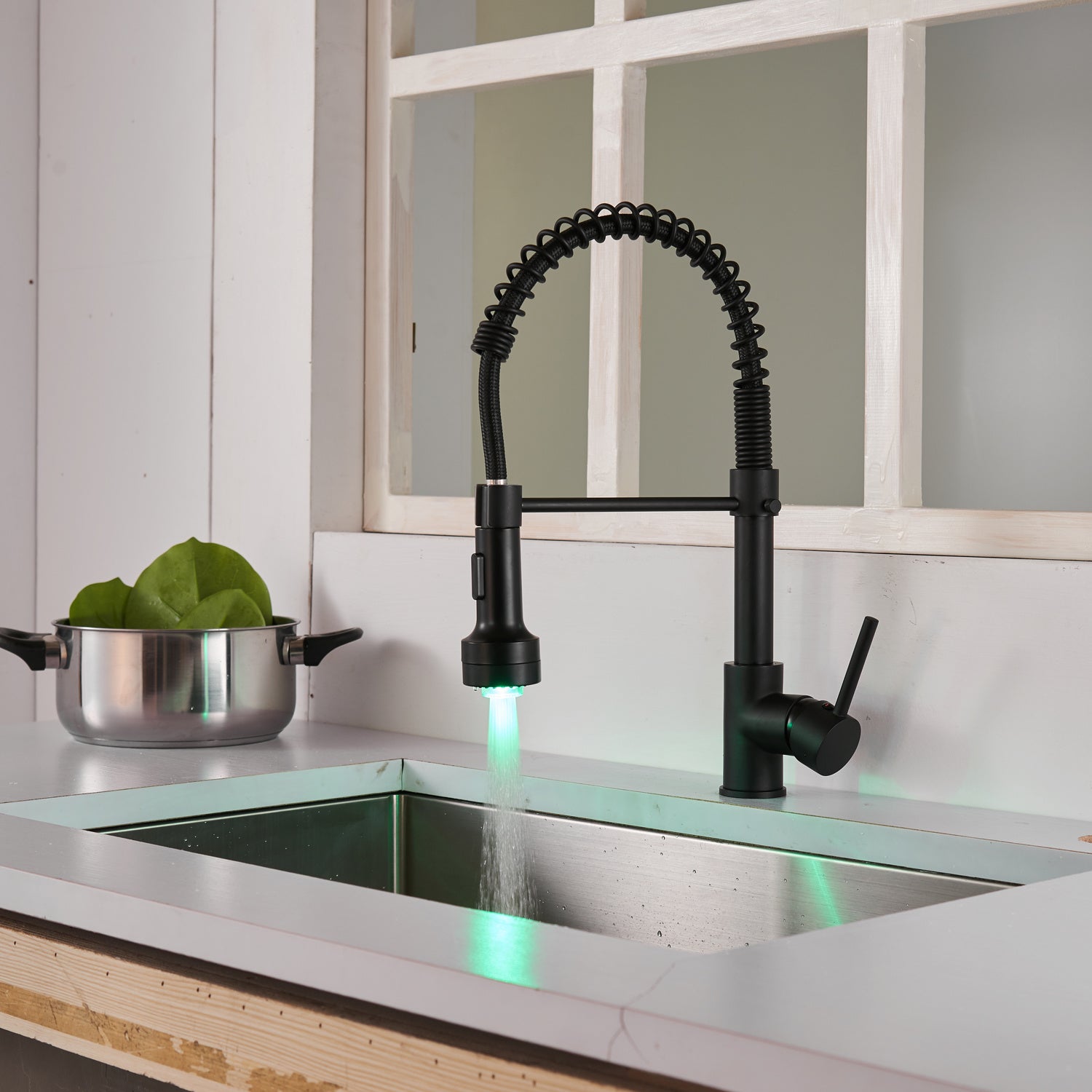 New Single Handle Pull-Down Sprayer LED Kitchen Faucet