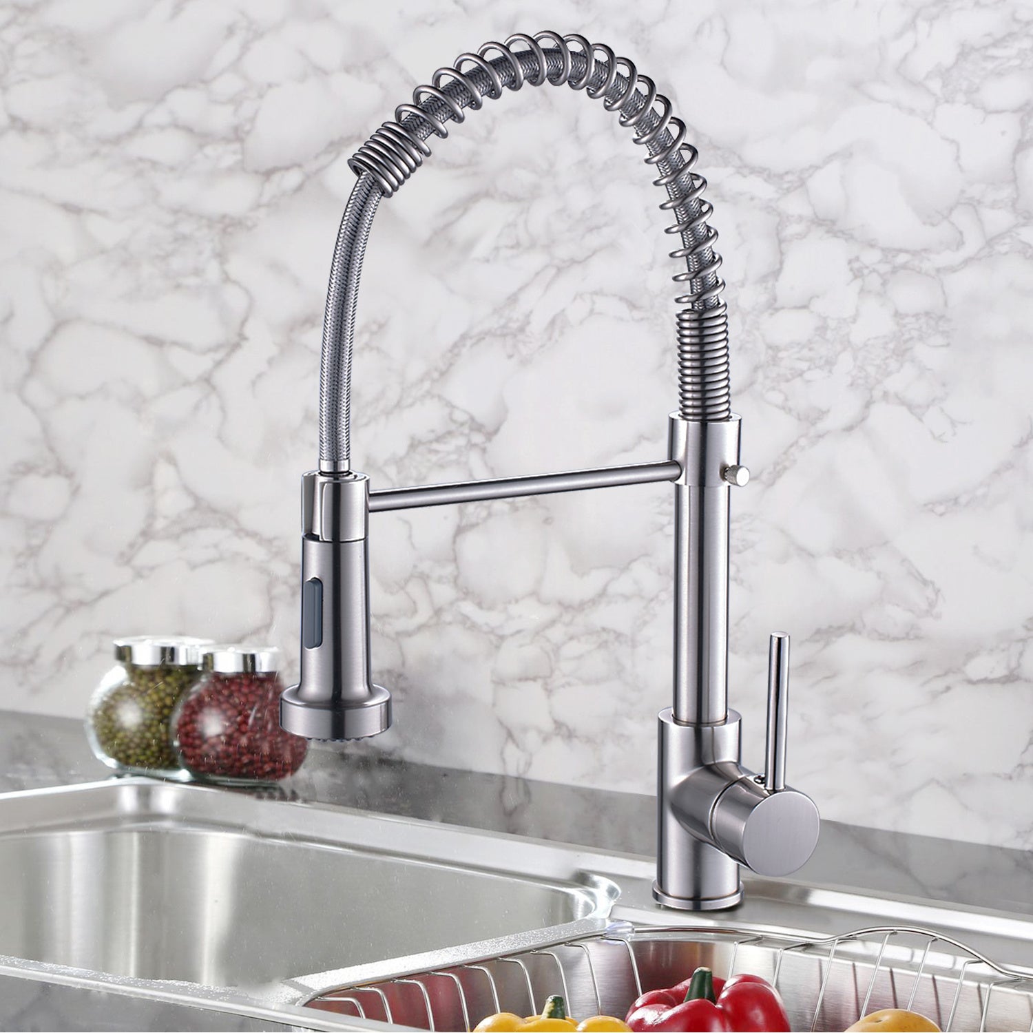 Single Handle Pull-Down Sprayer Kitchen Faucet