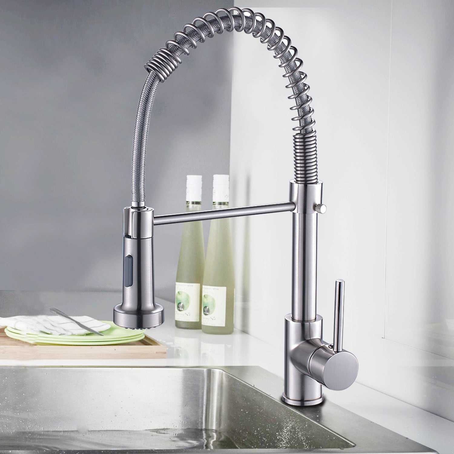 Single Handle Pull-Down Sprayer Kitchen Faucet