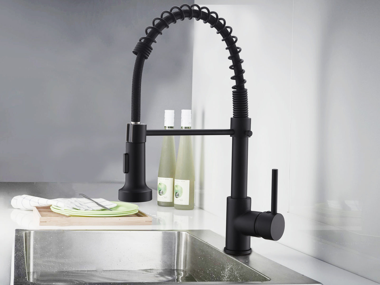 Single Handle Pull-Down Sprayer Kitchen Faucet