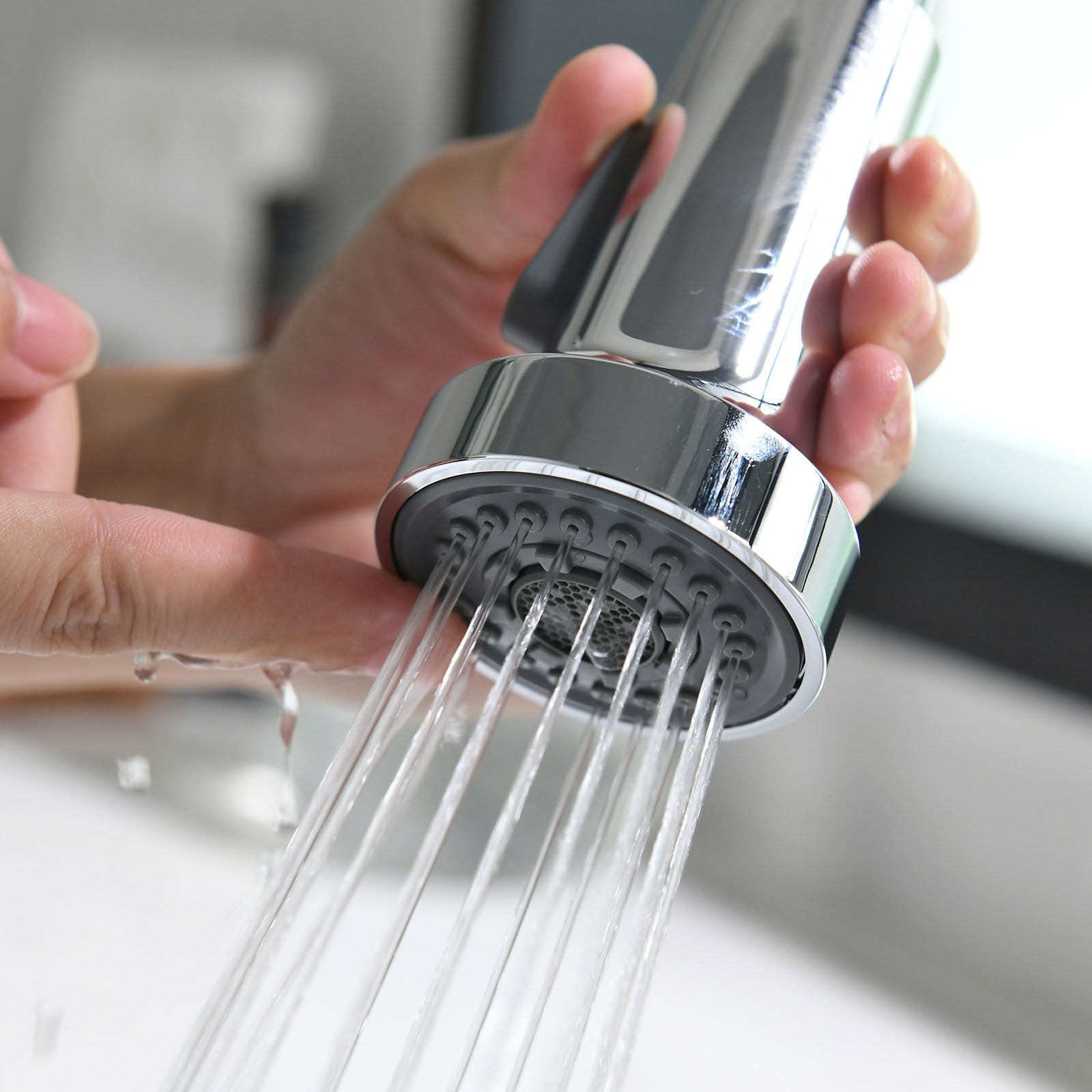 Single Handle Pull-Down Sprayer Kitchen Faucet