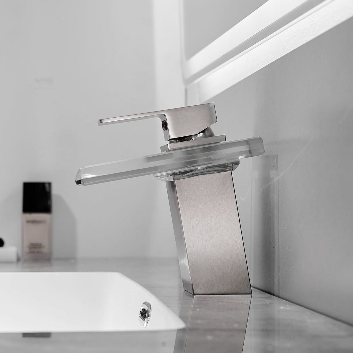 Waterfall showerhead LED bathroom faucet, single handle bathroom sink sink faucet in Black